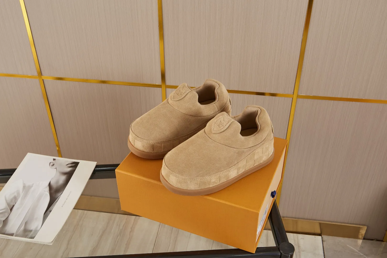 💰💰💰 660 hot items 🆕🆕🆕𝙇𝙑🔥New models are on the shelves🔥 Louis Vuitton 25ss, LV co-branded nigo YETI Fat Ding is ugly and cute, many internet celebrities have put it on the show, a classic and versatile item. Fabric: imported high mercerized cowhide suede. Lining: High-grade elastic mesh, original molded outsole. Size: women's clothing, 35-41 (customized for women's 40 and 41), men's clothing 39-46 (customized for 45-46)